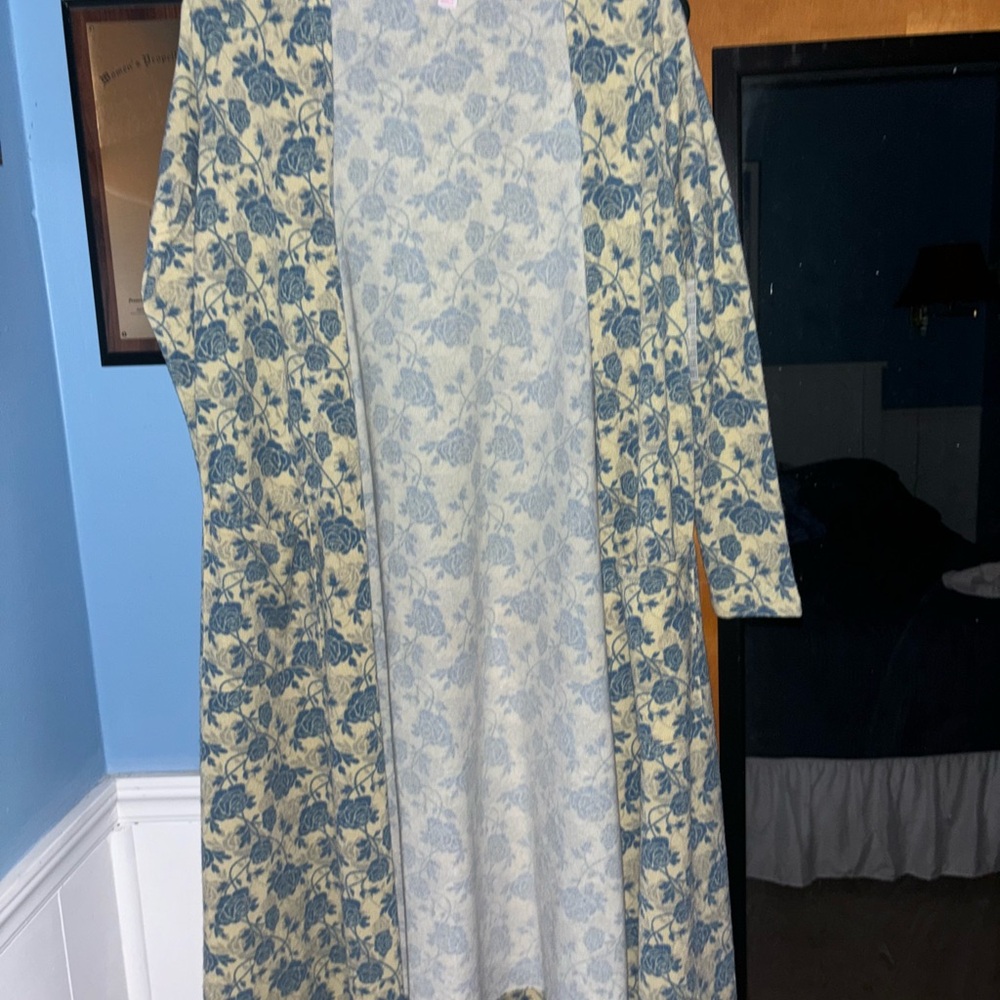 LuLaRoe Blue Floral Patterned Top